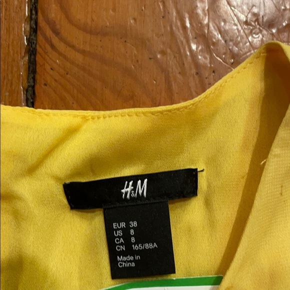 Woman’s Ruffle Dress - Picture 2 of 2